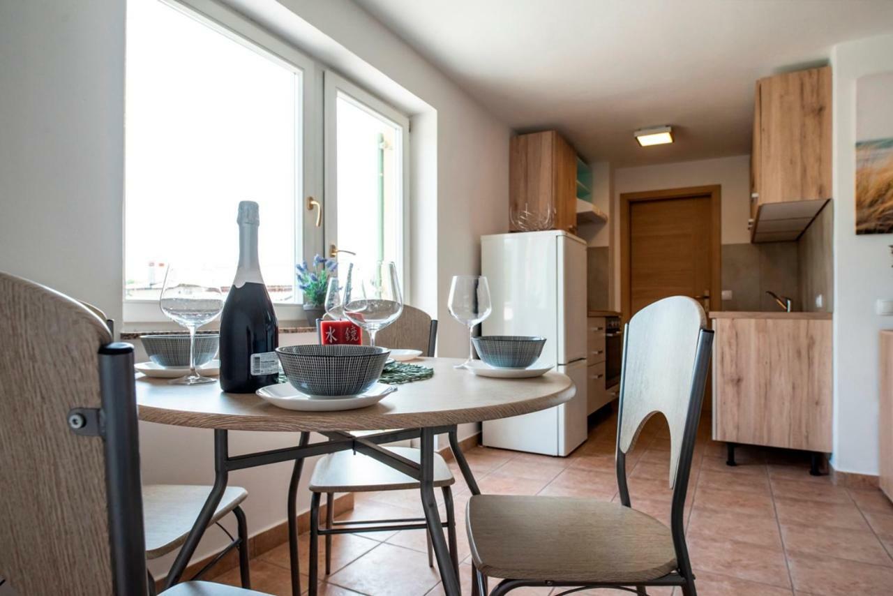 Lavanda Apartments&Studios Pinezici  Luaran gambar